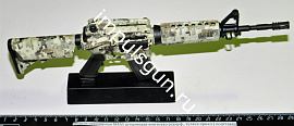 Модель сувенирная М4А1 штурмовая винтовка (камуф., телеск.прикл.) подставка